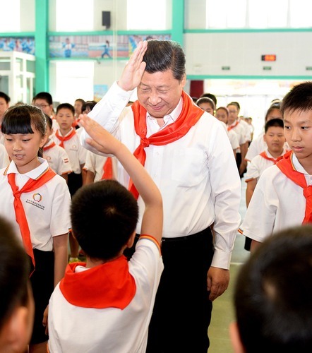 2014年5月30日,习近平总书记来到北京市海淀区民族小学,参加庆祝“六一”国际儿童节活动。