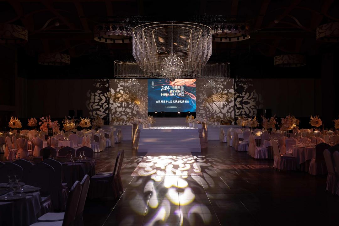 中国汉服婚礼秀惊艳欧洲,十三潮段飞国际舞台展现传统文化魅力!