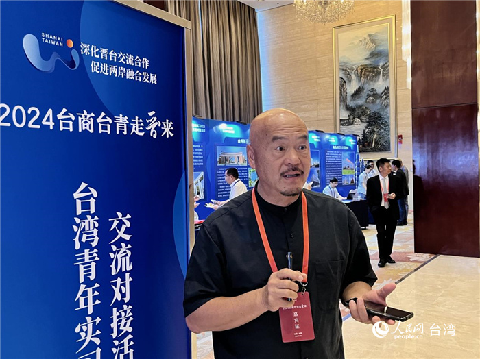 山西部落湾农业开发技术有限公司总经理王长富接受采访。人民网 王禹蘅摄