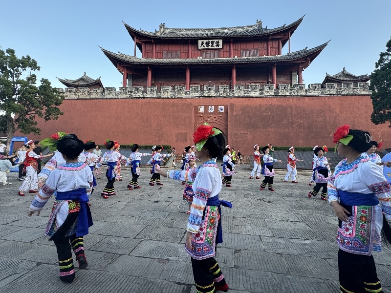 云南巍山:打歌调说快板 奏响民族“普法和谐音” 云南巍山:打歌调说快板 奏响民族“普法和谐音”