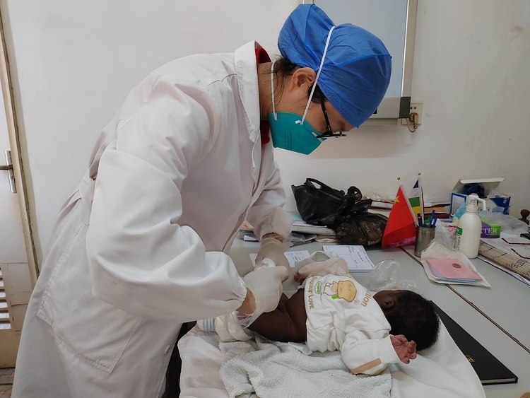 第20批援中非中国医疗队:不以山海为远 传播仁心仁术