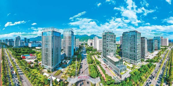 2024年,福州高新区首次进入中国园区高质量发展百强榜。福州日报记者 林双伟摄
