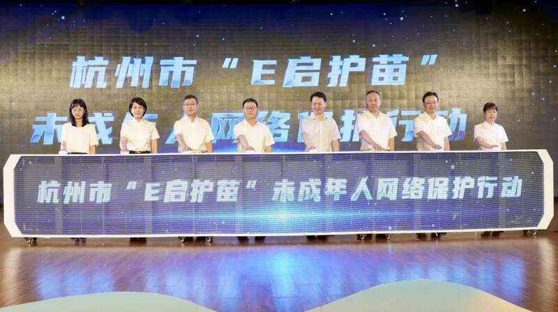 1864994718371176448.webp 图片