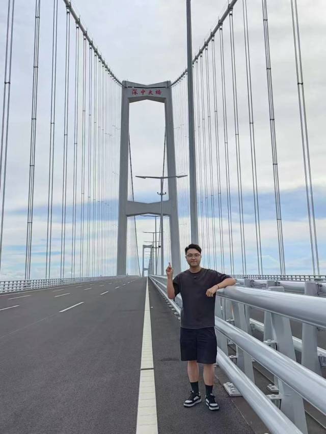 杨炜轩参观深中通道。受访者供图