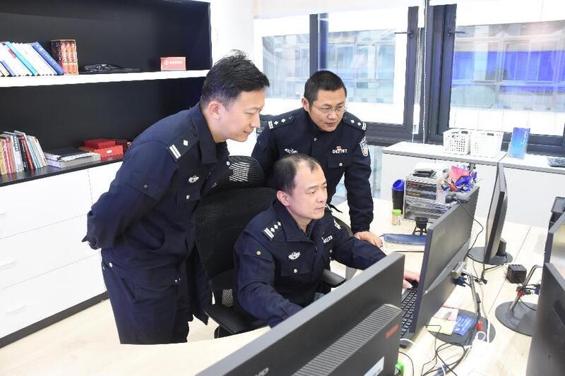 嚴方工作照 1