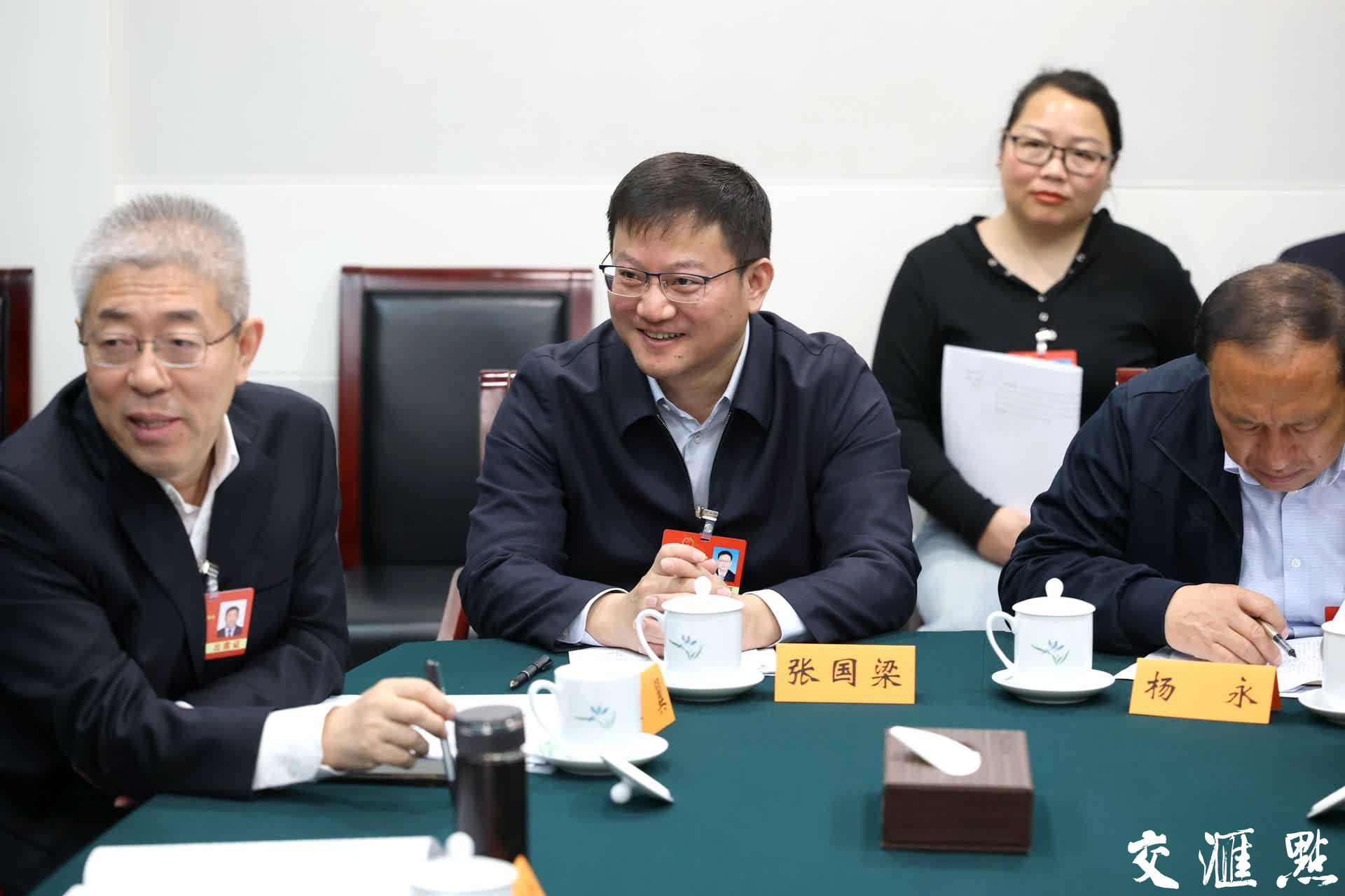 3月9日，十四届全国人大三次会议江苏代表团召开代表小组会议，审议最高人民法院工作报告、最高人民检察院工作报告。 
新华日报·交汇点记者 吴胜 万程鹏/摄