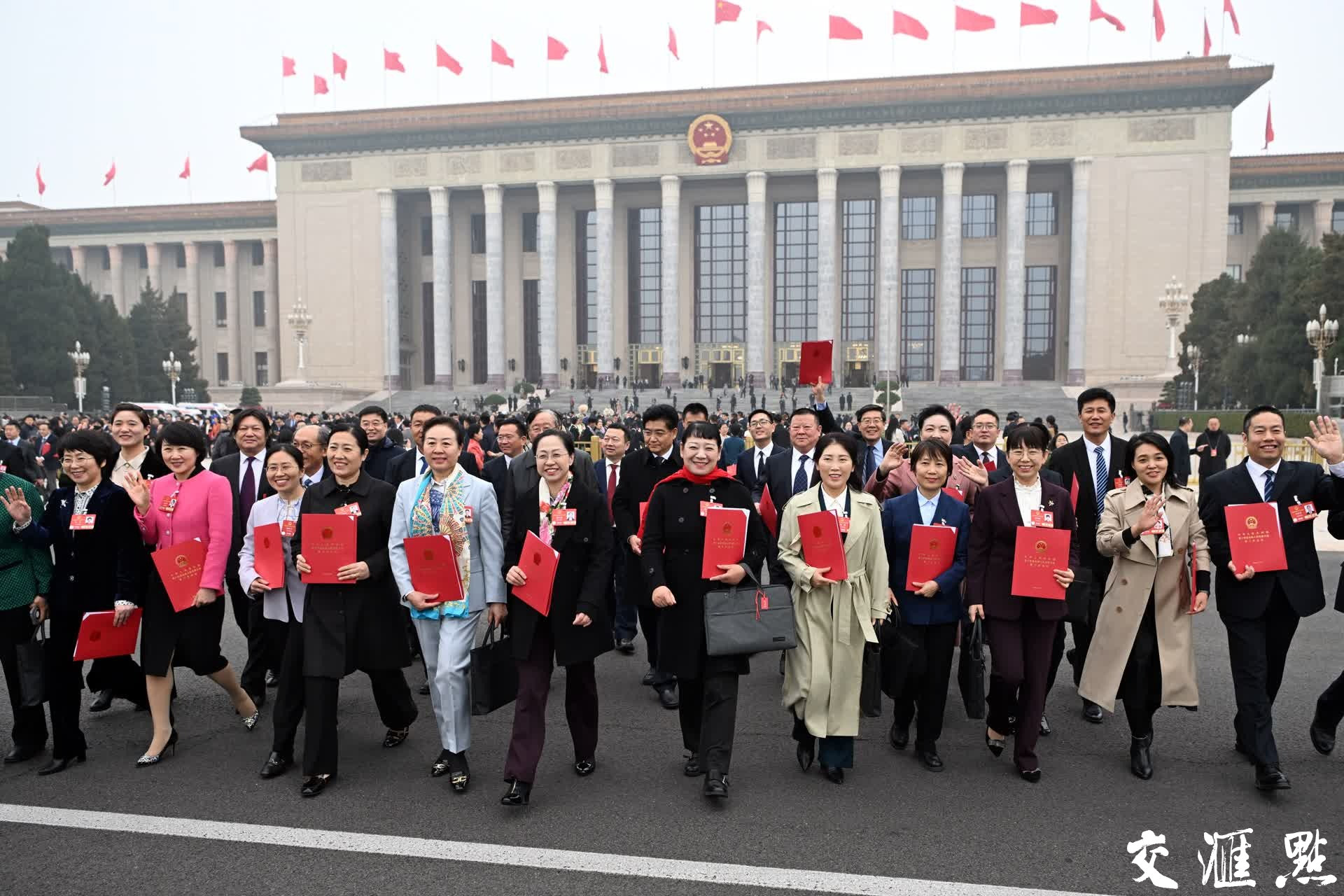 3月11日下午，十四届全国人大三次会议在北京人民大会堂闭幕。
新华日报·交汇点记者 吴胜 万程鹏 摄