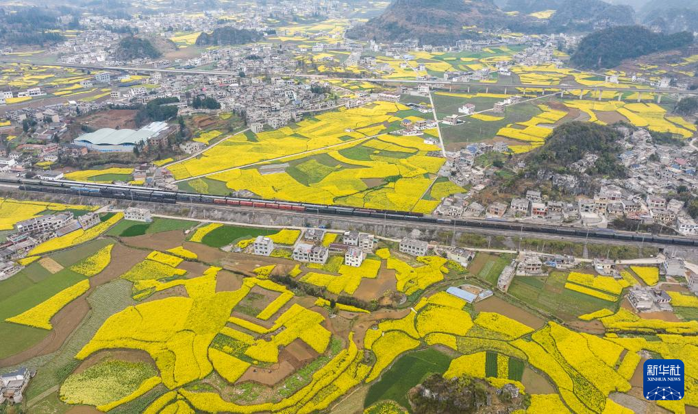 3月22日，列车在沪昆铁路黄桶至化处区间行驶（无人机照片）。