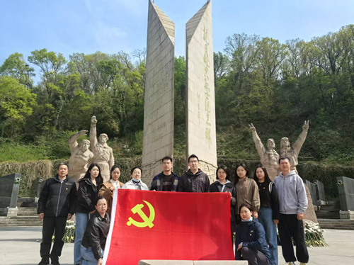 南京市体彩中心党支部开展清明节主题党日活动1_副本.jpg