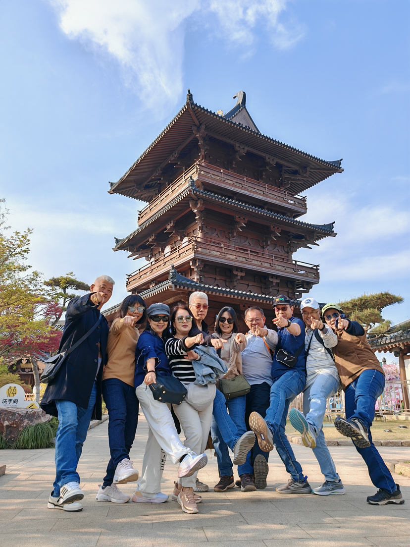 3月下旬，马来西亚旅游团在宁游览。南京日报/紫金山新闻记者 李子俊 摄