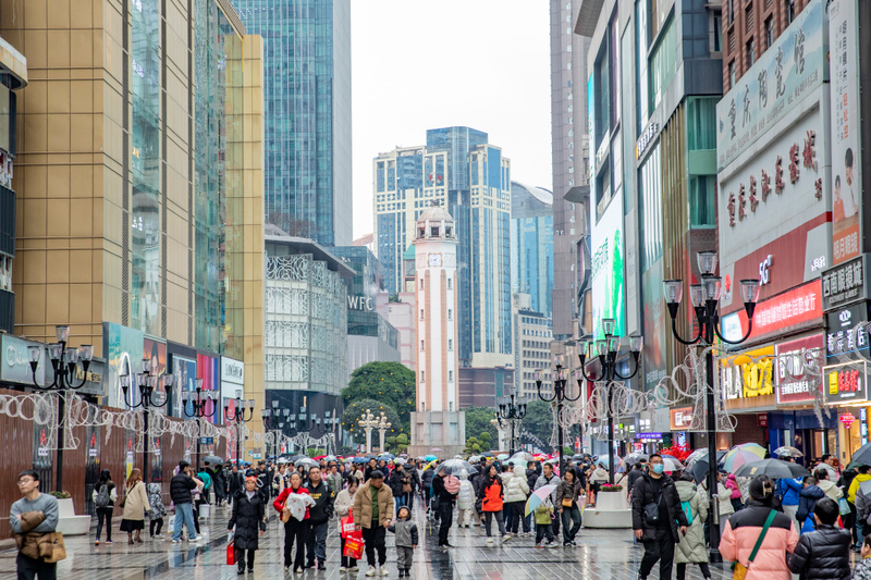 解放碑商圈人气旺。渝中区委宣传部供图 华龙网发