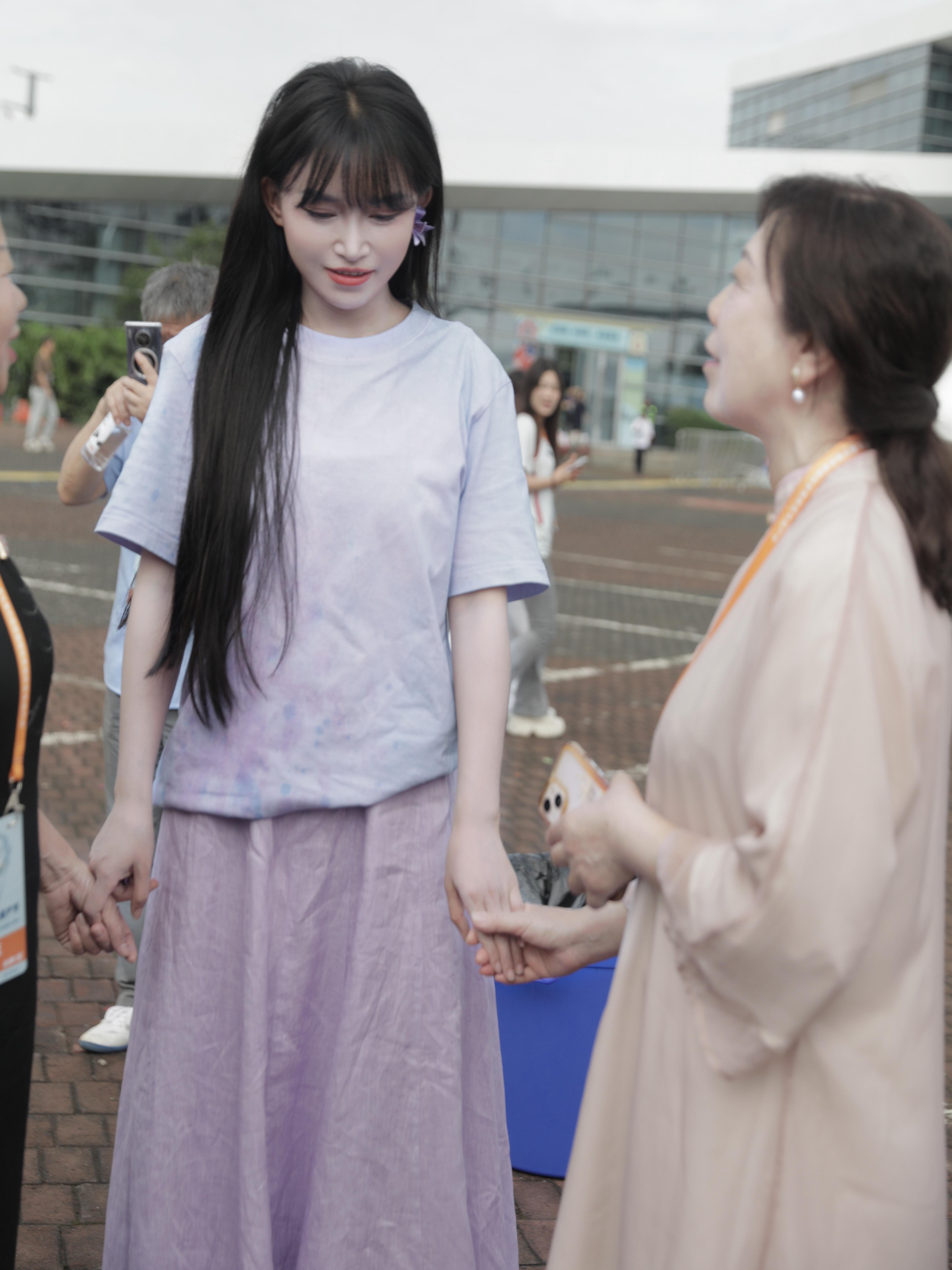 她是真的专注非遗,李子柒又来成都国际非遗节啦!.docx