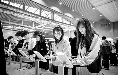 架起从校园到职场的“连心桥” 架起从校园到职场的“连心桥”