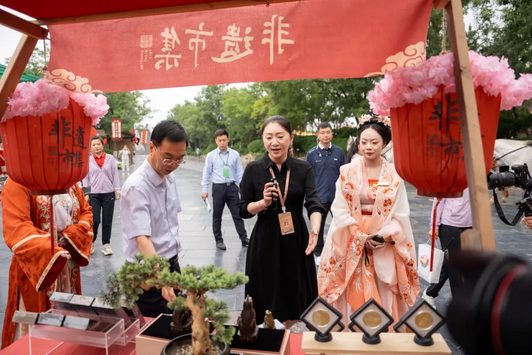 袁航-文旅参观   01-08992.jpg