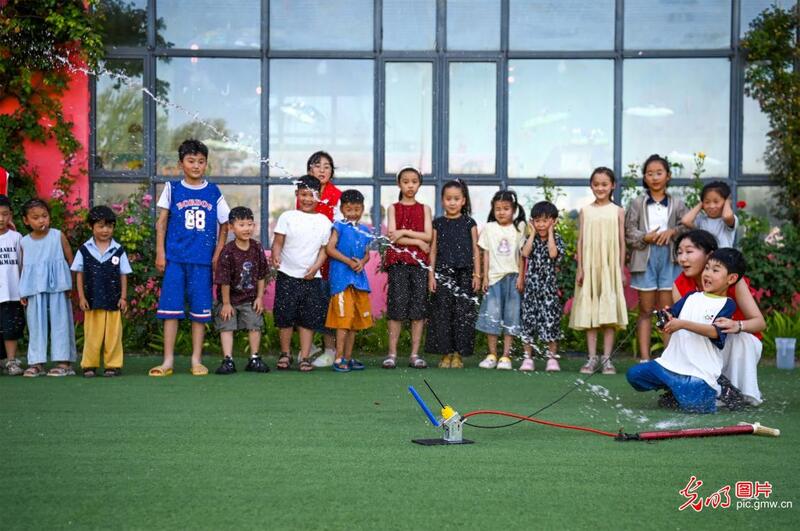 直播助农、健康义诊、扮靓街巷……青年学子暑期返乡服务桑梓 直播助农、健康义诊、扮靓街巷……青年学子暑期返乡服务桑梓