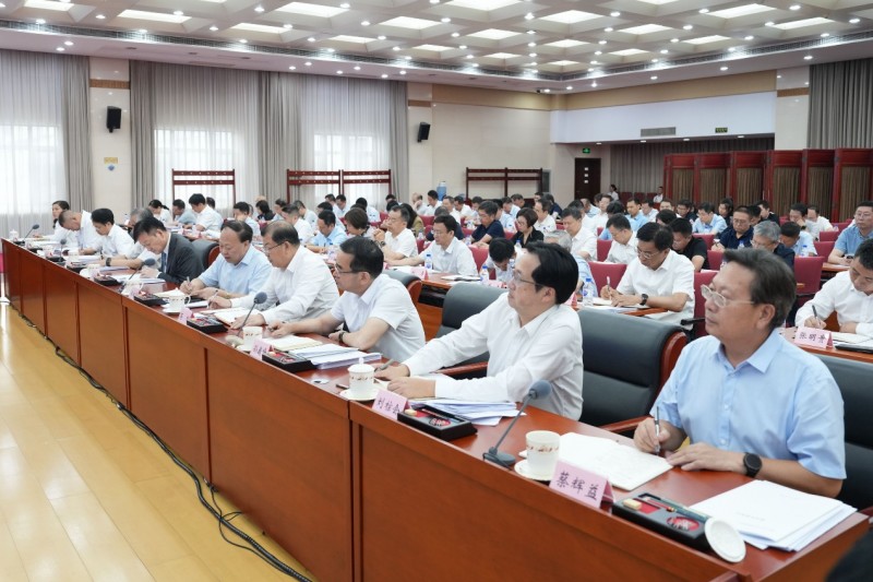 大北農(nóng)董事長(zhǎng)邵根伙在農(nóng)業(yè)農(nóng)村部座談會(huì)建言：推進(jìn)豬業(yè)結(jié)構(gòu)調(diào)整，助力高質(zhì)量發(fā)展