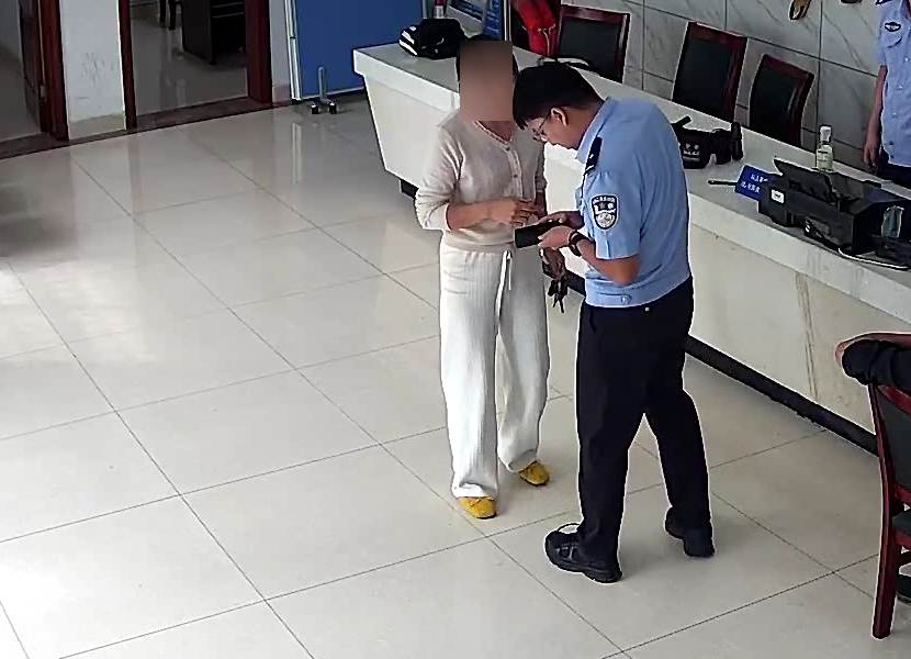 伊山派出所接处警大厅东南向西北（球）_0[00_01_11][20251011-163852]