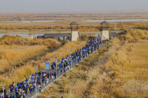 爽跑唐王城!2025图木舒克马拉松赛激情开跑!