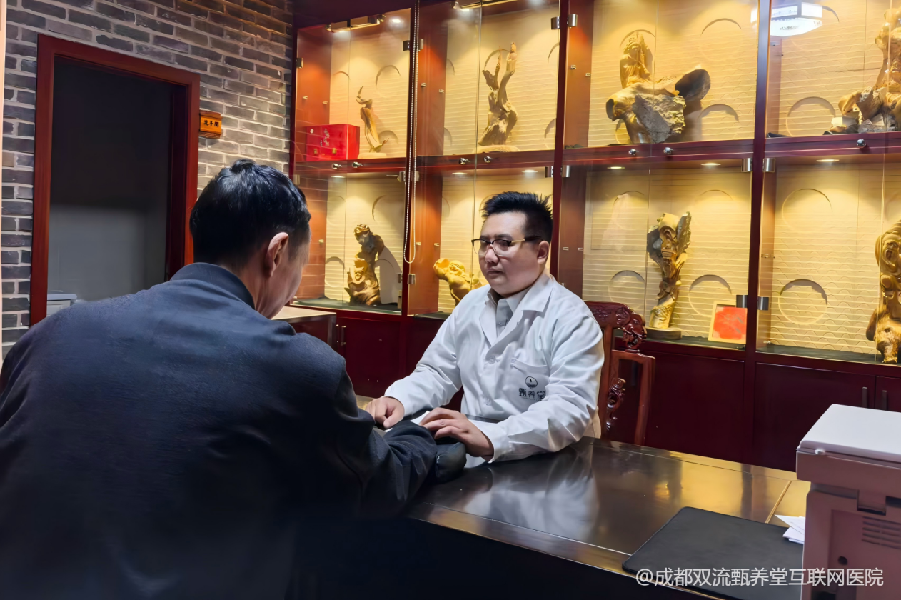 主治医师何耀辉：融中西治糖尿病，仁心仁术解沉疴