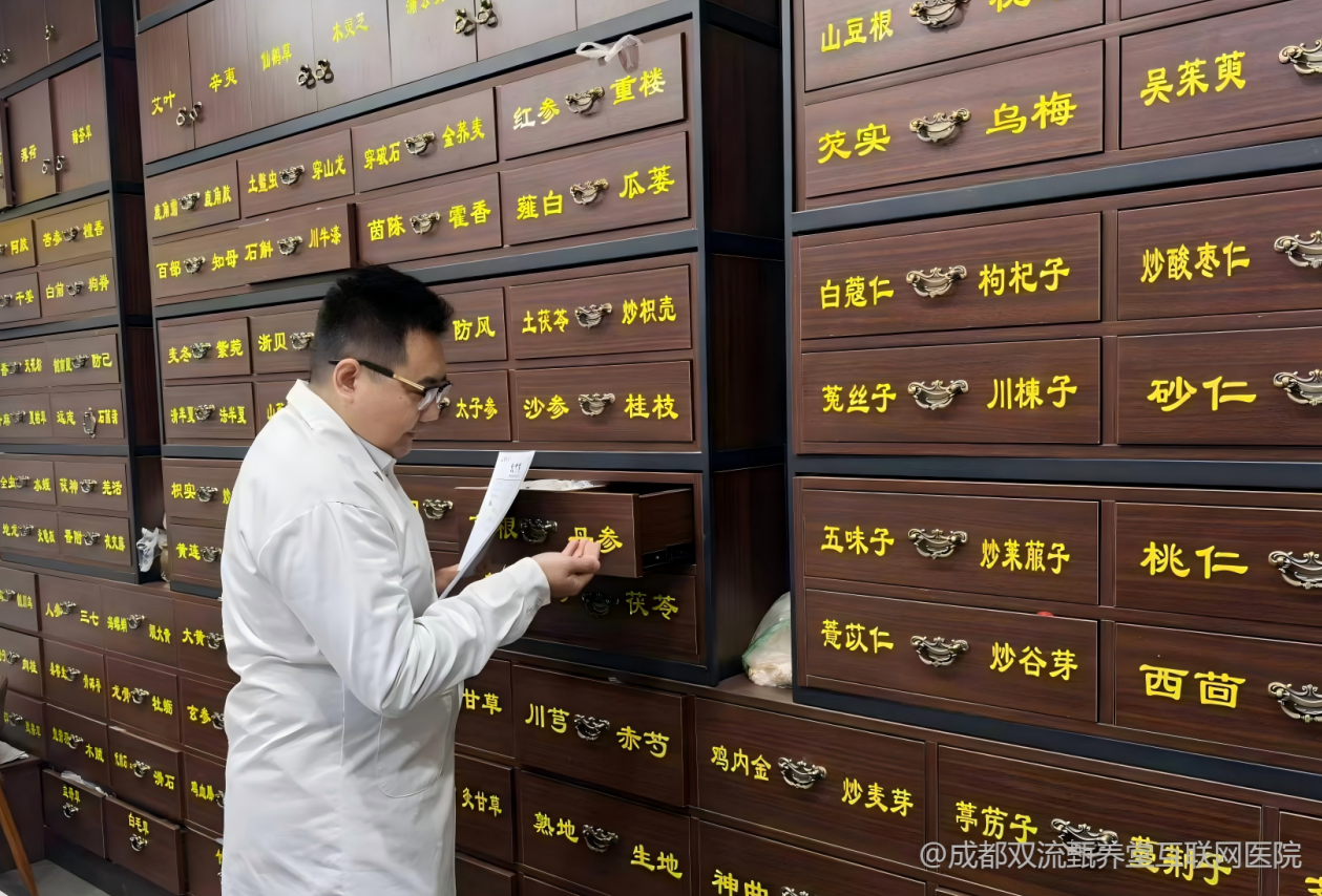 主治医师何耀辉：融中西治糖尿病，仁心仁术解沉疴