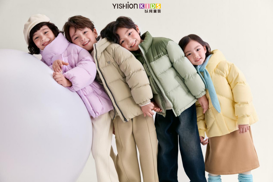 一群男人和女人站在一起

AI 生成的内容可能不正确。