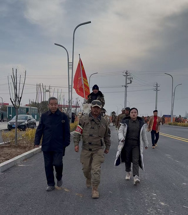 新疆中驼《东天山来的骆驼队》100天丝路行纪实