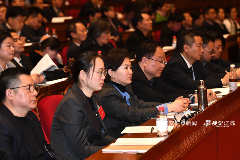 12月24日，省第十一次文代会、第十次作代会开幕，这是全省文艺界的一次盛会。