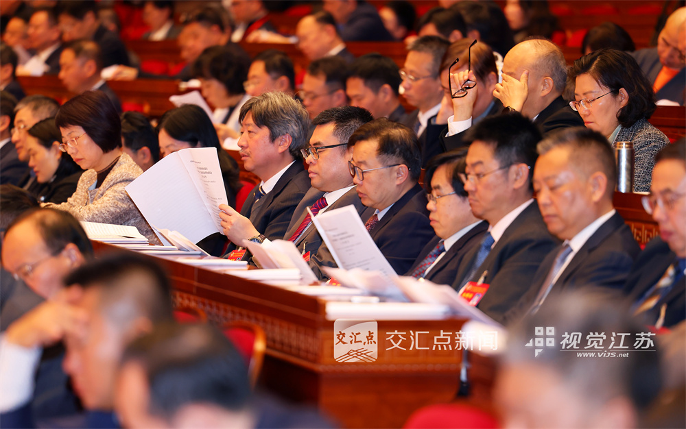 2026年2月2日，江苏省政协十三届四次会议在南京开幕。新华日报·交汇点记者 余萍 邵丹 赵亚玲 摄