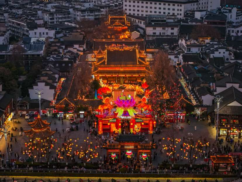 “守”与“变”，夫子庙编织最地道年味