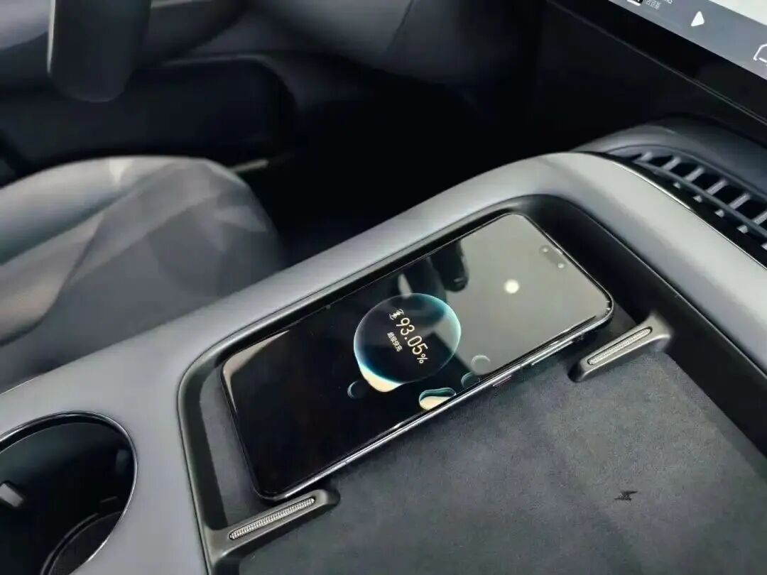 @司机朋友，高速收费卡别乱放！这些位置很危险