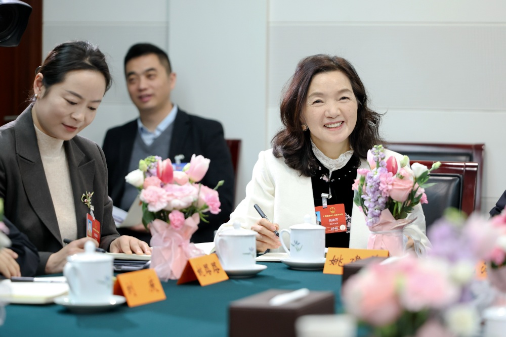 3月8日，十四届全国人大四次会议江苏代表团召开代表小组会议，审议生态环境法典草案、民族团结进步促进法草案、国家发展规划法草案。
新华日报·交汇点记者 吴胜 万程鹏 摄