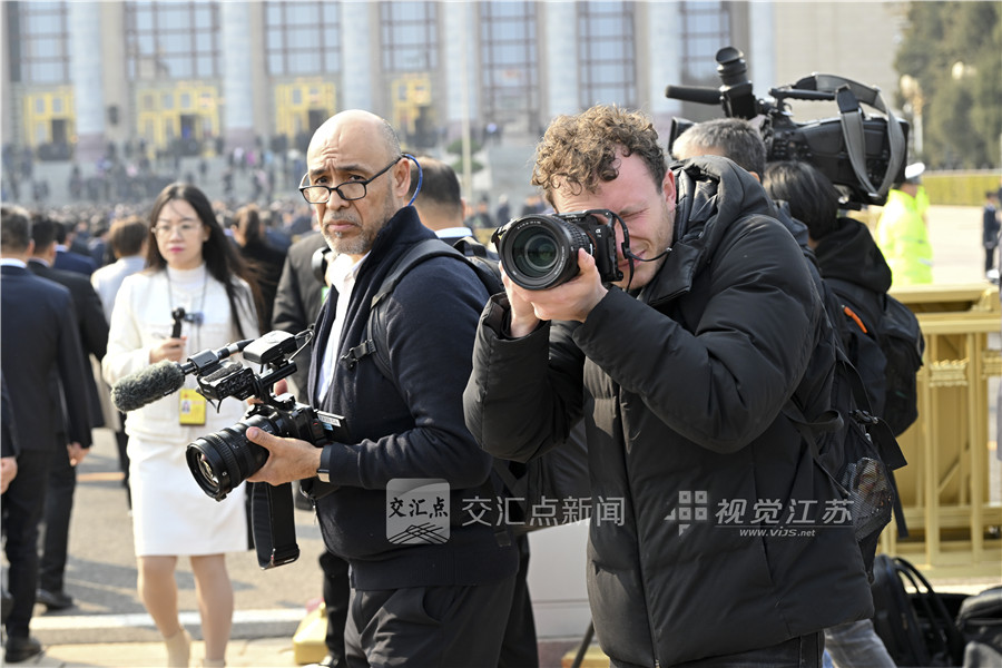 3月12日，十四届全国人大四次会议圆满完成各项议程在北京人民大会堂闭幕。新华日报·交汇点报记者 吴胜 万程鹏 摄