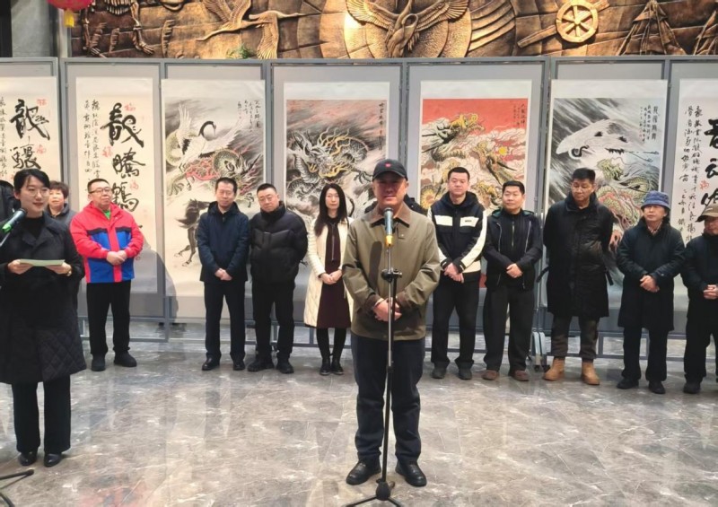 龙腾鹤乡启新程 百件龙艺耀龙城——刘一骏书画瓷艺术作品展在齐齐哈尔博物馆盛大开幕