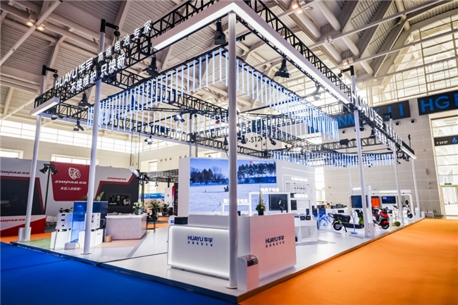 破局能源多元时代，雅迪华宇电池天津展发布华宇极钠S钠电池