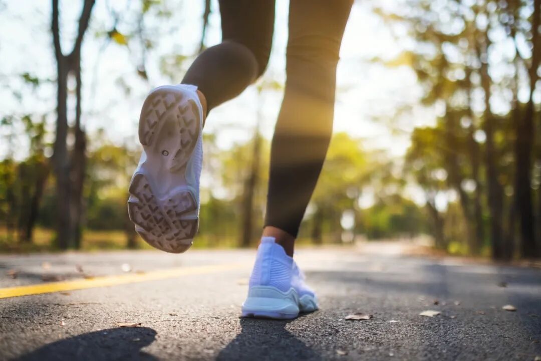 “晨练”和“晚练”，哪个防病效果更好？