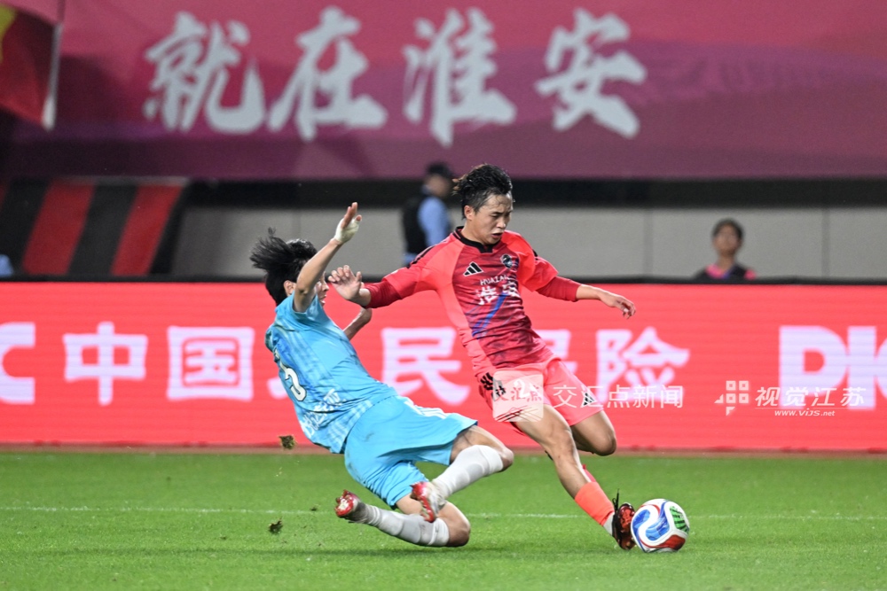 比赛精彩瞬间。新华日报·交汇点记者 万程鹏 摄