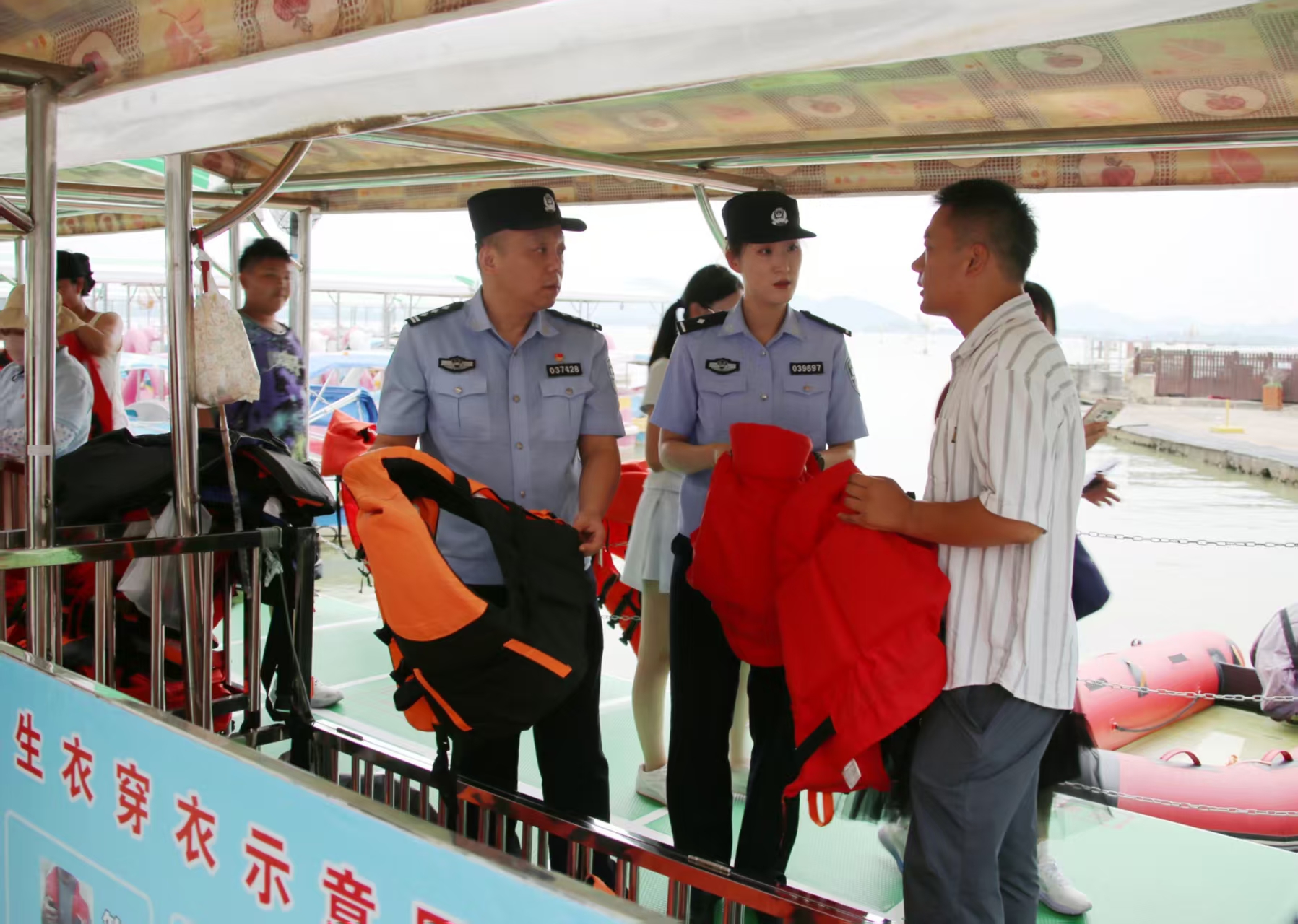 警护夏季安然 织牢防溺水“安然网”