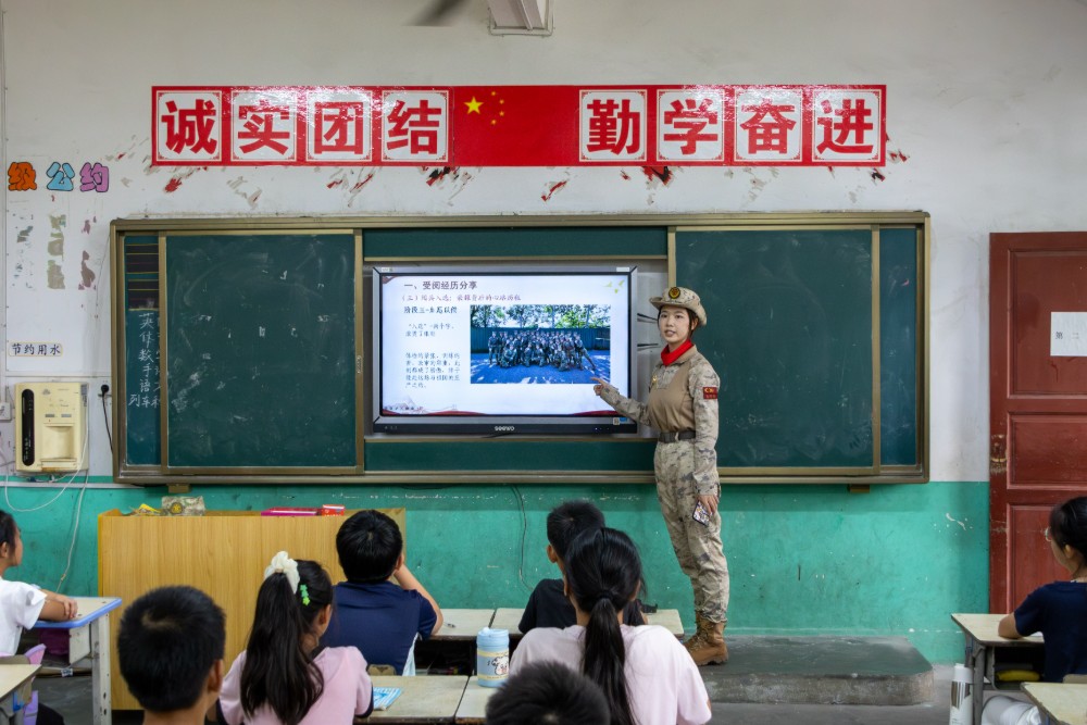 两代阅兵亲历者传薪火 红色思政浸润老区少年强军爱国初心
