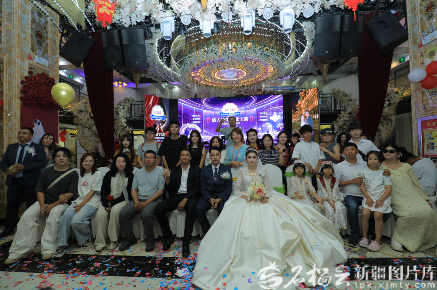 铸牢中华民族共同体意识｜一个南疆县城的婚礼 为什么让全国各地网友千里奔赴