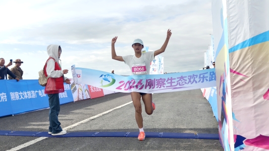 畅跑青海湖·拥抱第一缕阳光 2026刚察生态欢乐跑活力启幕
