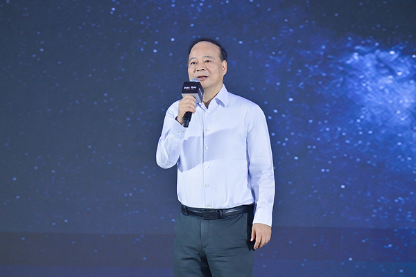 Robin Zeng, Chairman and CEO of CATL, delivers a speech at the event Robin Zeng, Chairman and CEO of CATL, delivers a speech at the event