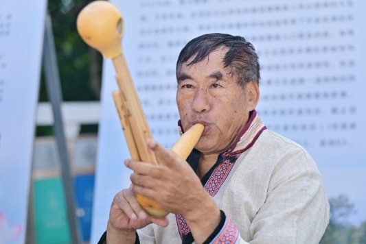 赋能山间非遗 织就巾帼力量｜“寻找非遗传承人·山间的火草织”项目正式启动