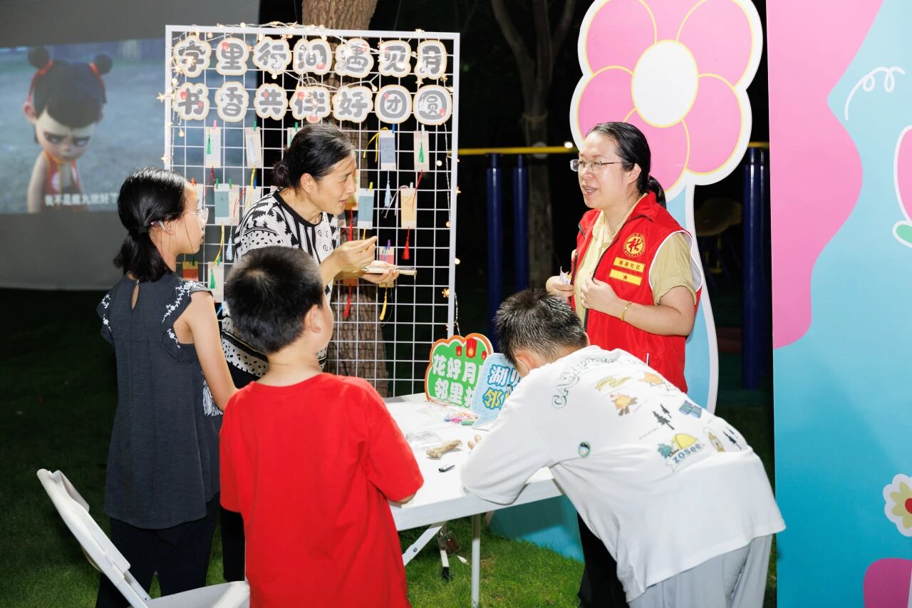 三色聚合力，志愿润观湖——“观湖合伙人”绘就基层文明共治新画卷