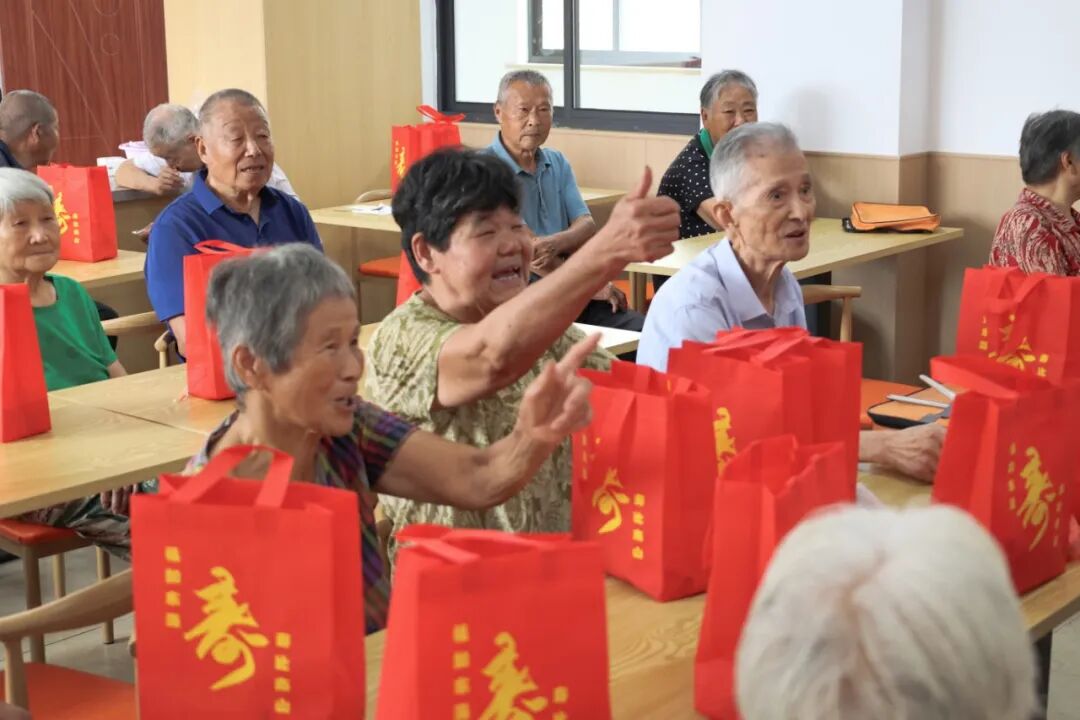 新闻配图